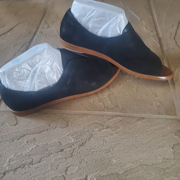 Black open toe flats - Picture 5 of 5